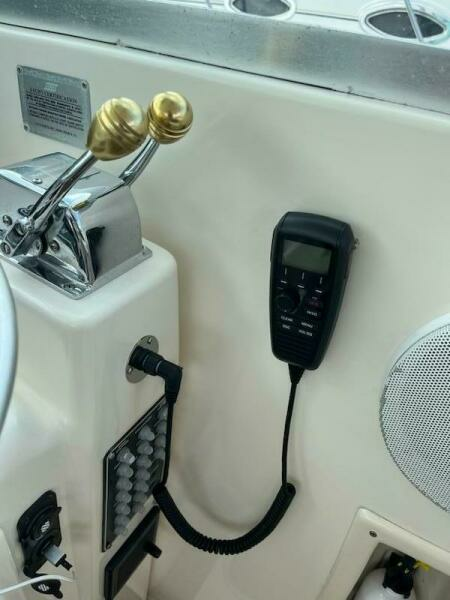 2000 Pursuit 3000 Express