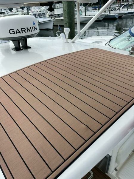 2000 Pursuit 3000 Express