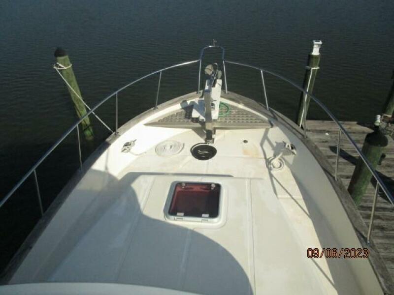 40' Mariner foredeck