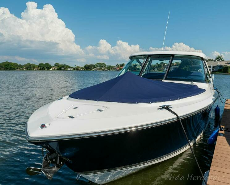 2016 Pursuit 325 DC