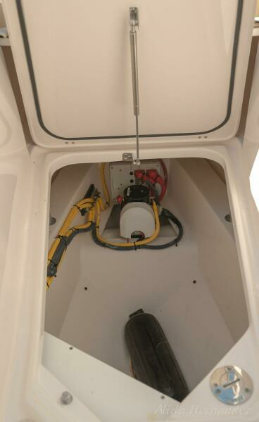 2016 Pursuit 325 DC