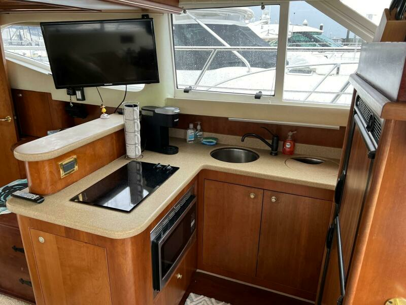 2000 Cruisers Yachts 4450 Express Motoryacht