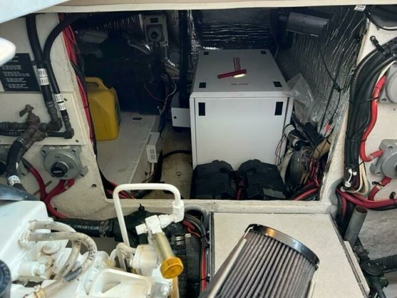 2000 Cruisers Yachts 4450 Express Motoryacht