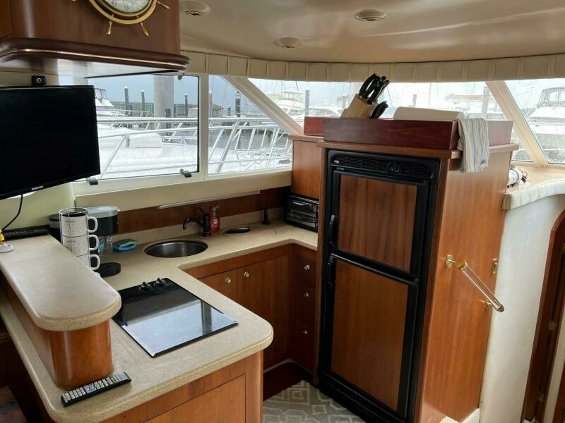 2000 Cruisers Yachts 4450 Express Motoryacht