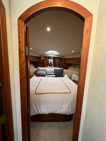 2000 Cruisers Yachts 4450 Express Motoryacht