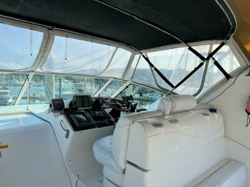 2000 Cruisers Yachts 4450 Express Motoryacht