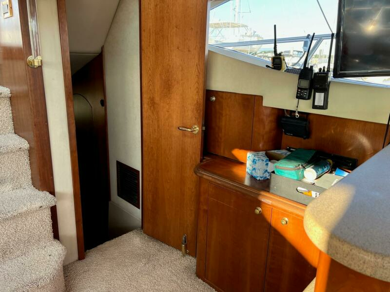 2000 Cruisers Yachts 4450 Express Motoryacht