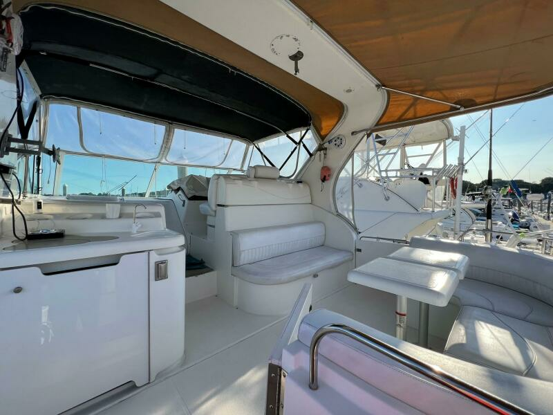 2000 Cruisers Yachts 4450 Express Motoryacht