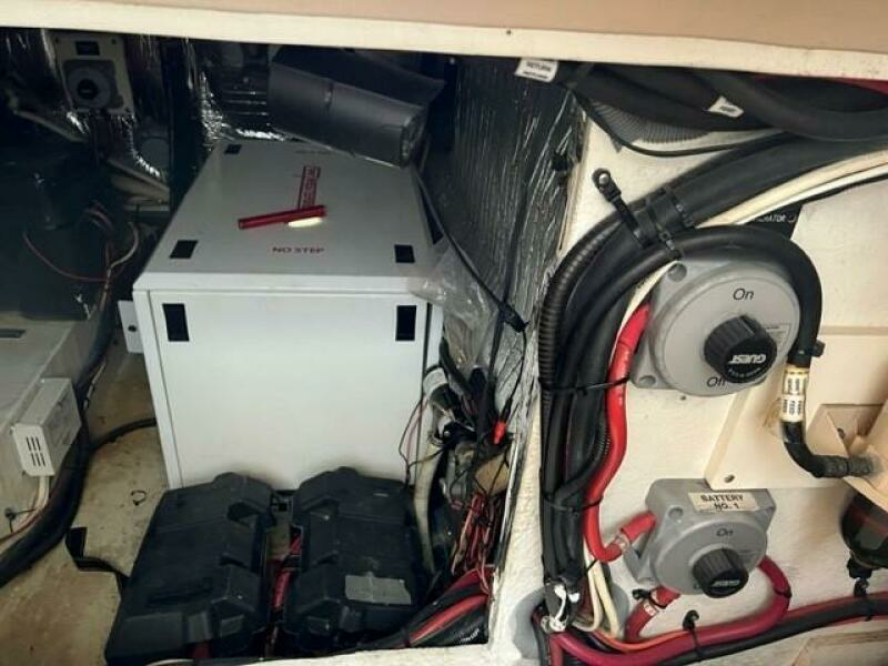 2000 Cruisers Yachts 4450 Express Motoryacht