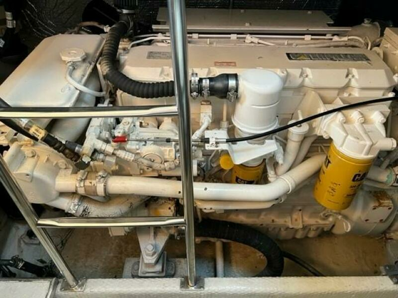 2000 Cruisers Yachts 4450 Express Motoryacht