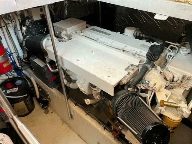 2000 Cruisers Yachts 4450 Express Motoryacht