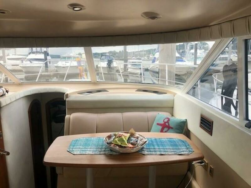2000 Cruisers Yachts 4450 Express Motoryacht