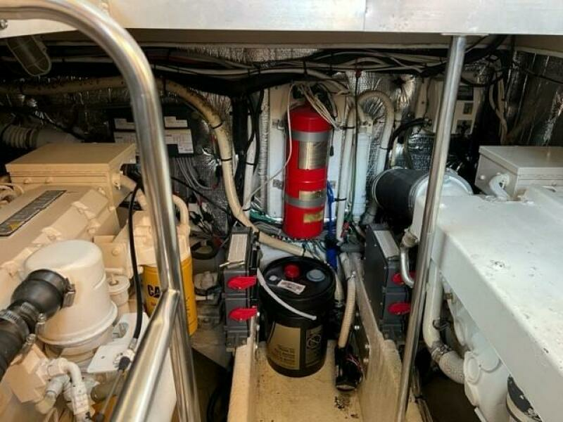 2000 Cruisers Yachts 4450 Express Motoryacht