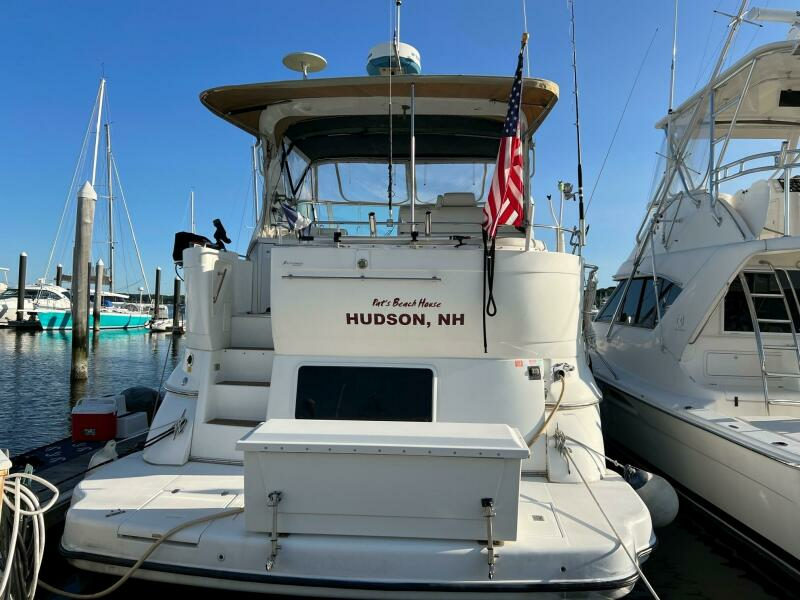 2000 Cruisers Yachts 4450 Express Motoryacht