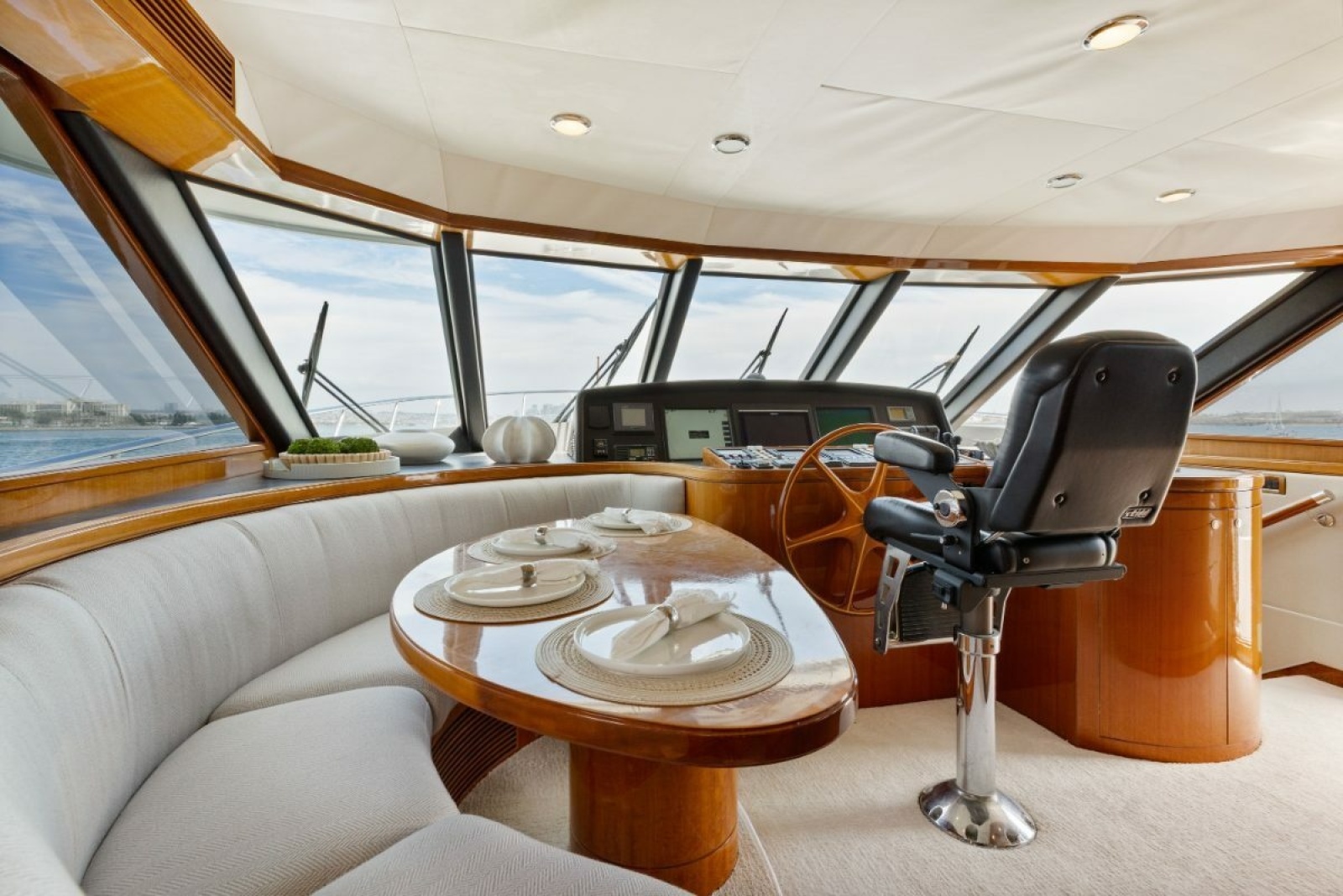 2009 Ocean Alexander 74 Flybridge