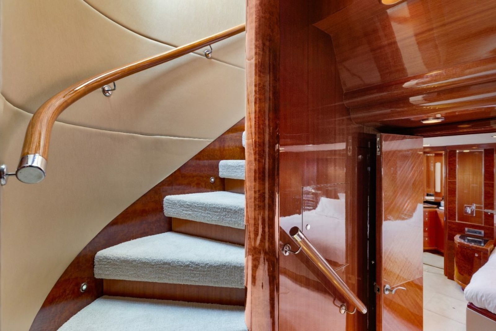 2009 Ocean Alexander 74 Flybridge