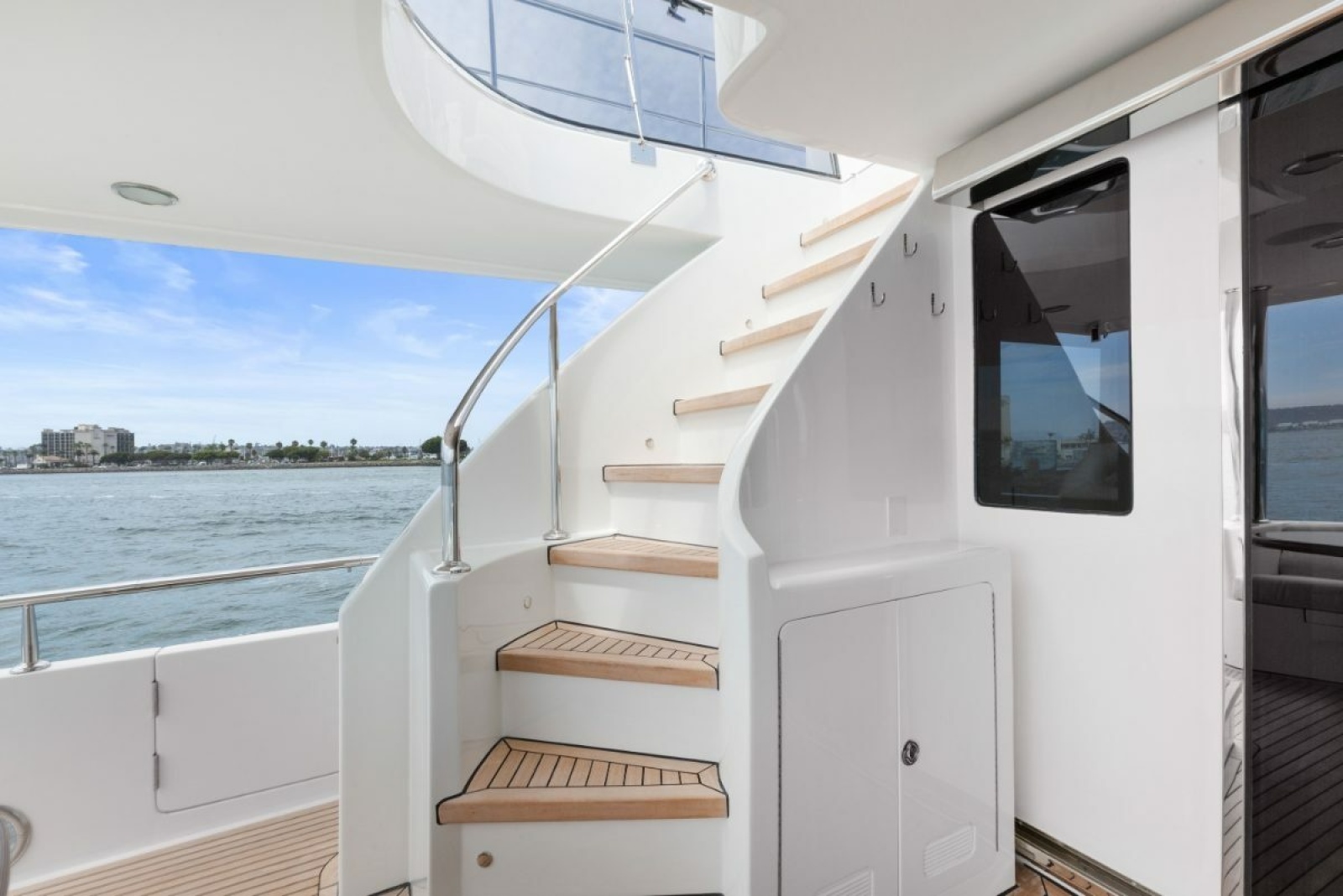 2009 Ocean Alexander 74 Flybridge
