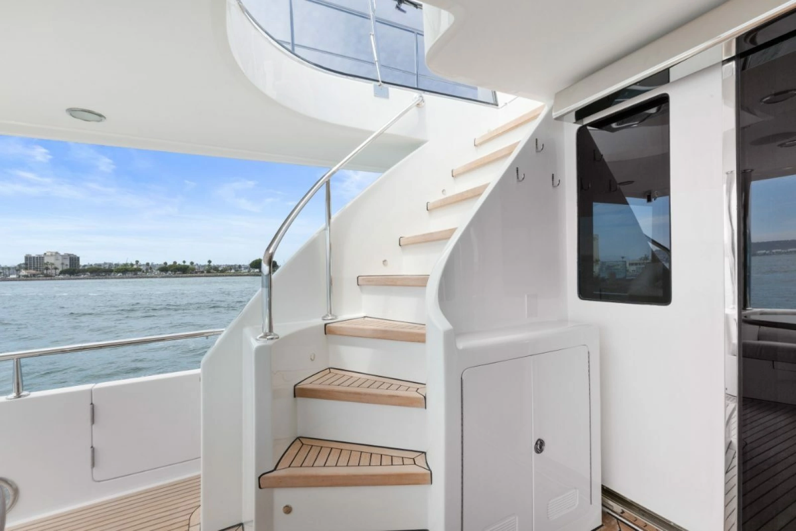2009 Ocean Alexander 74 Flybridge