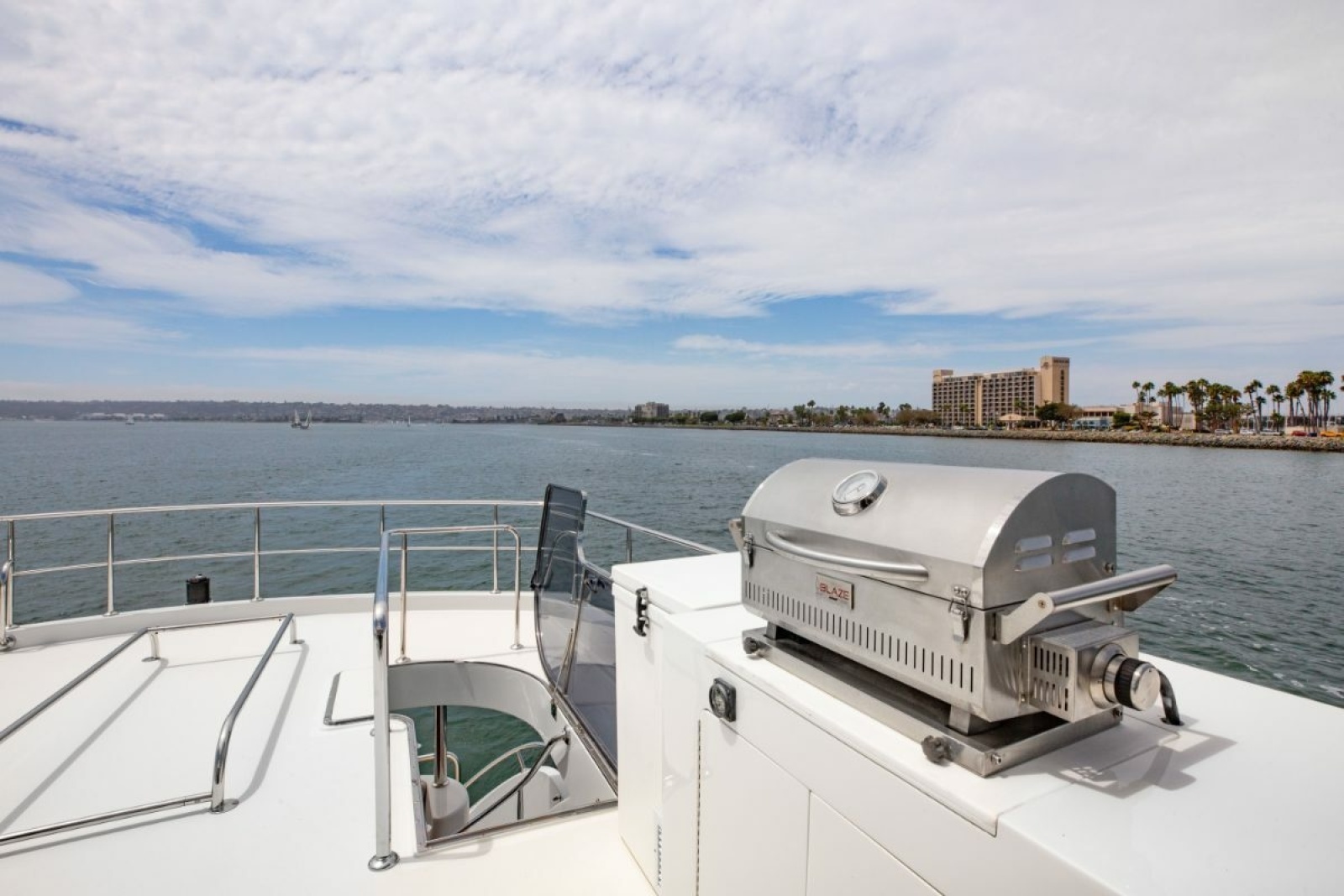 2009 Ocean Alexander 74 Flybridge