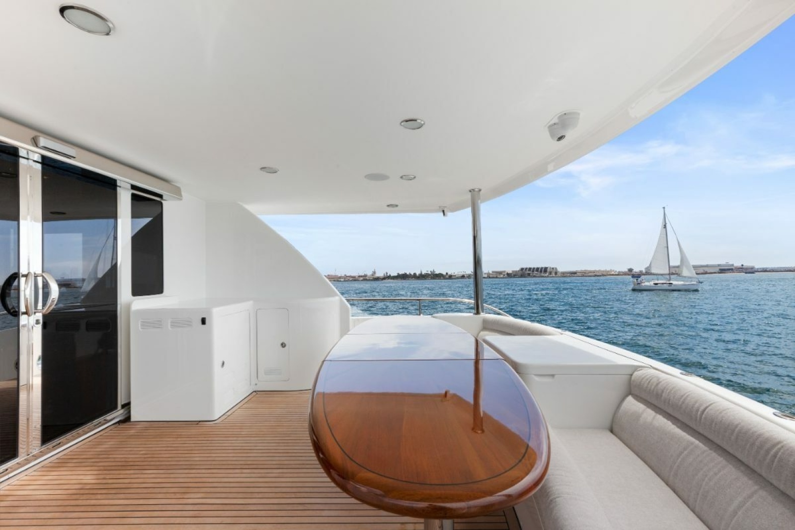 2009 Ocean Alexander 74 Flybridge