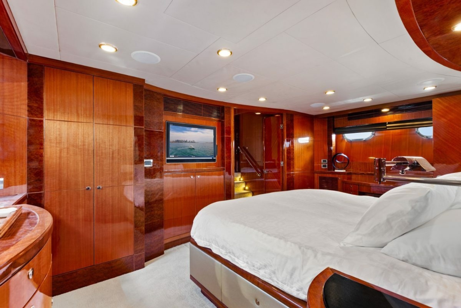 2009 Ocean Alexander 74 Flybridge