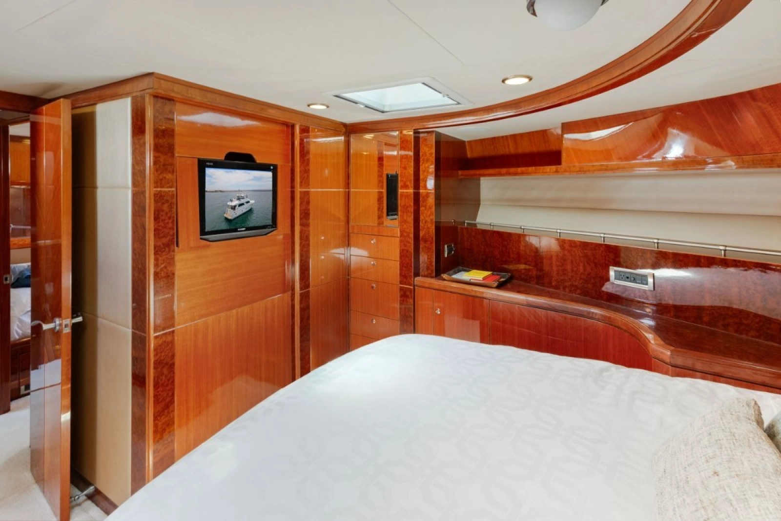 2009 Ocean Alexander 74 Flybridge