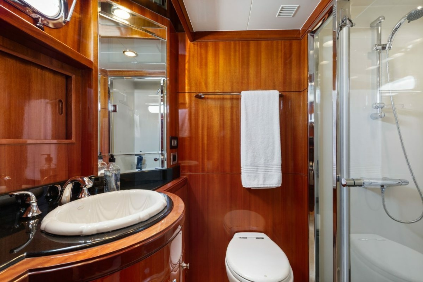 2009 Ocean Alexander 74 Flybridge