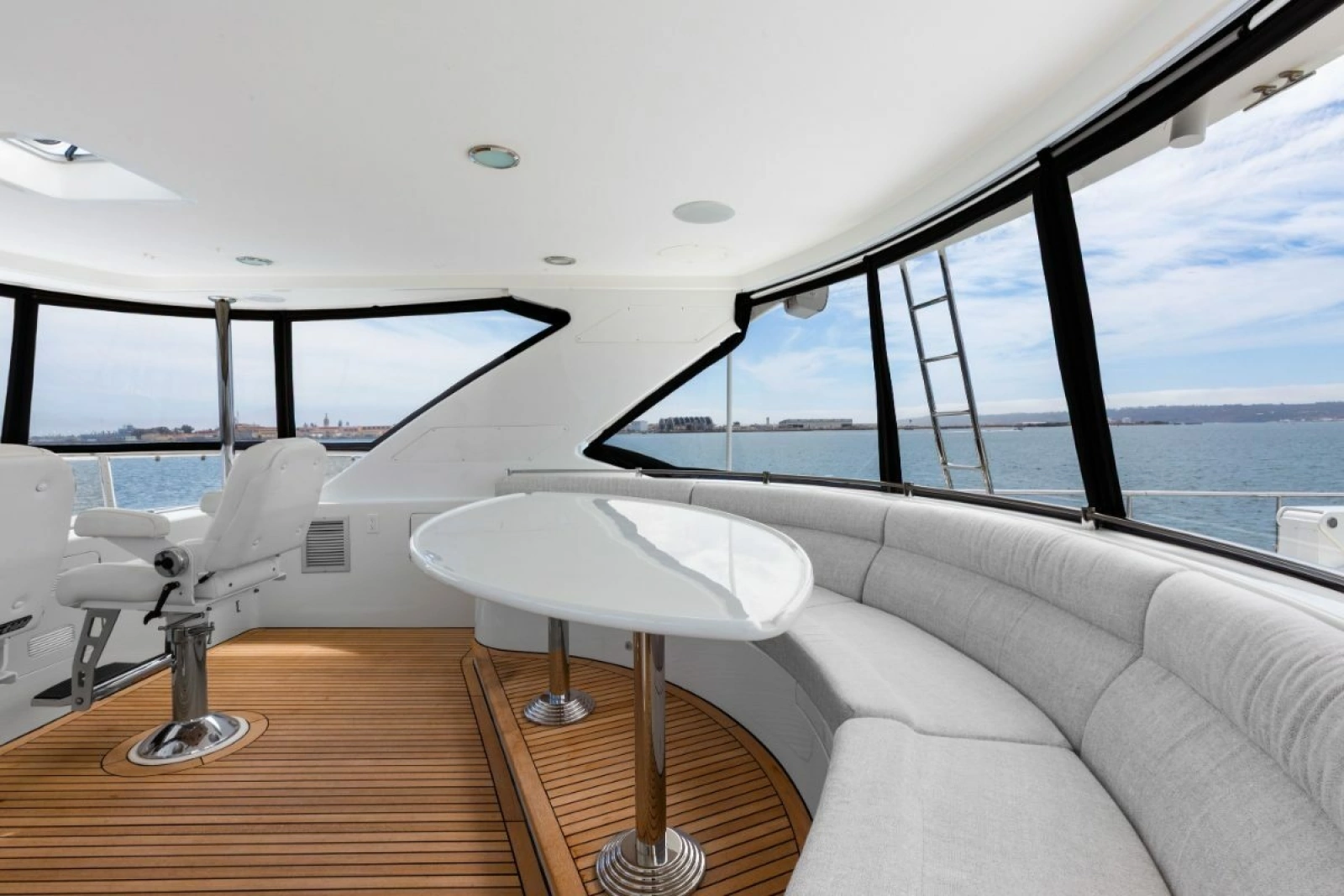 2009 Ocean Alexander 74 Flybridge