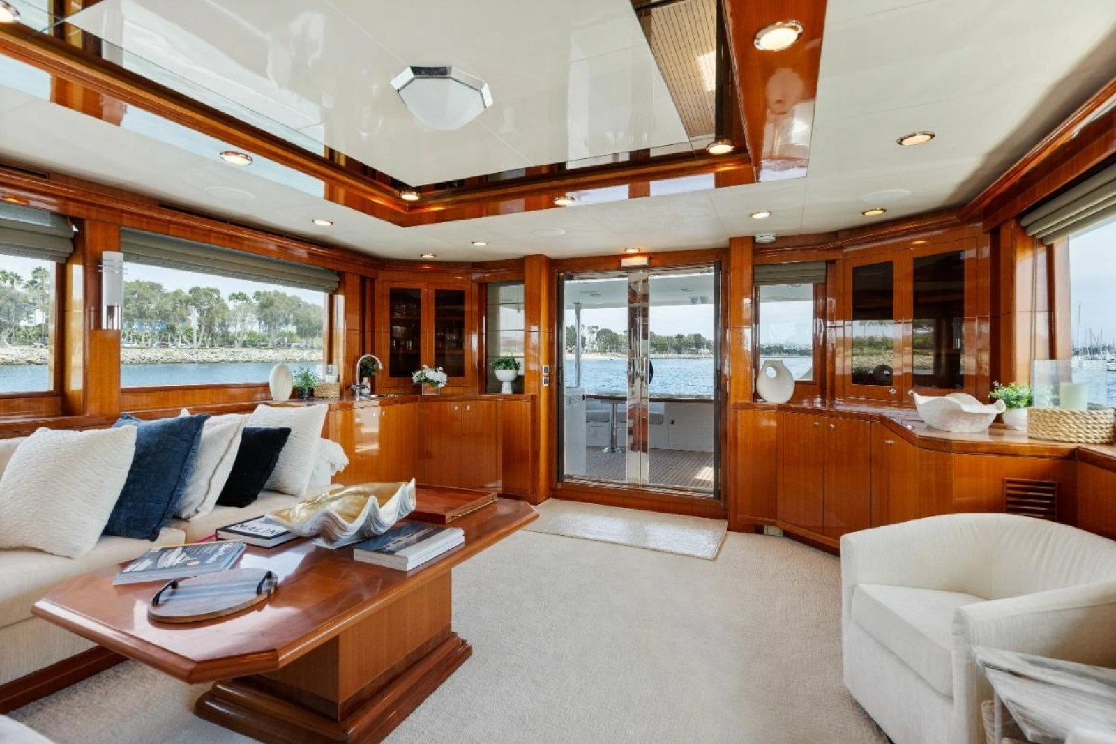 2009 Ocean Alexander 74 Flybridge