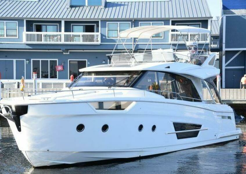 Off Leash 45ft Greenline Yacht For Sale