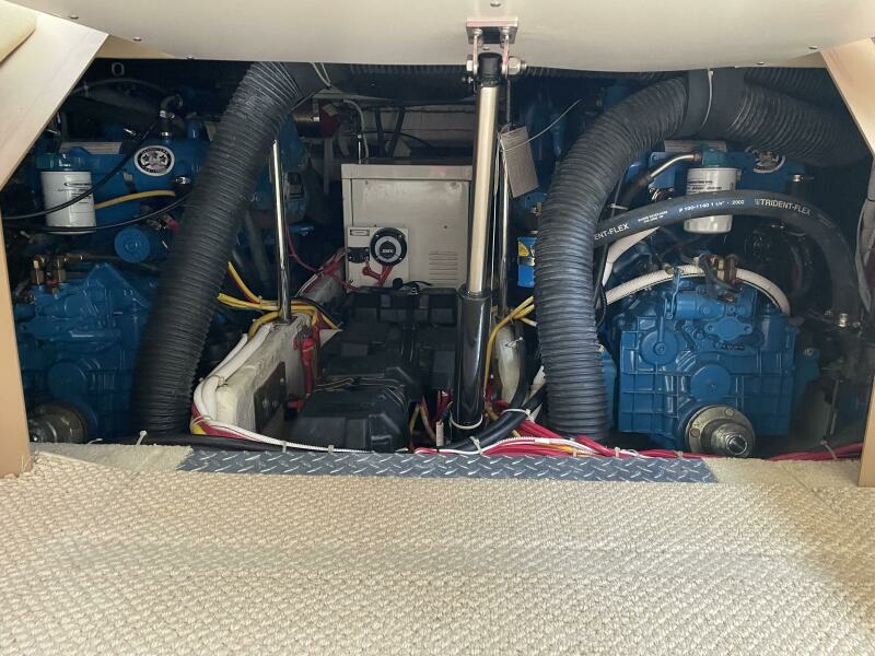 2004 Carver Mariner