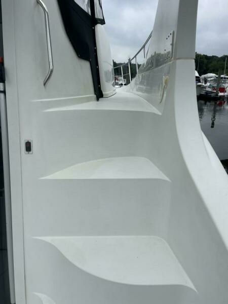 2004 Carver Mariner