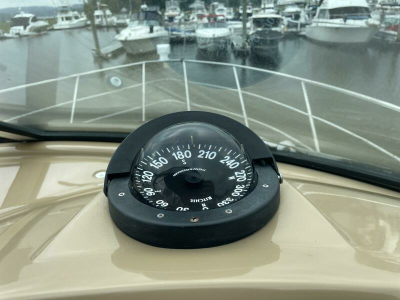 2004 Carver Mariner