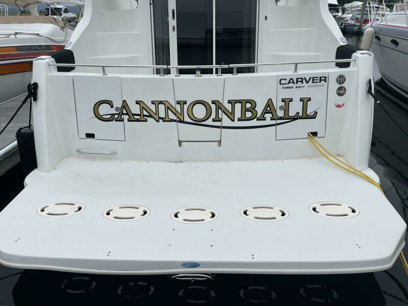 2004 Carver Mariner