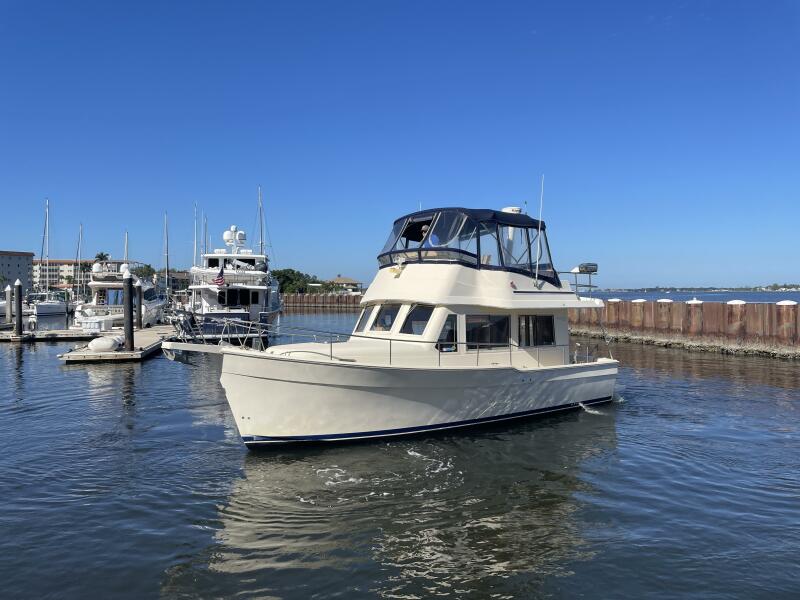 34 mainship Port View 