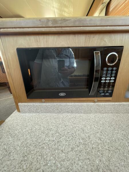 34 Mainship Microwave