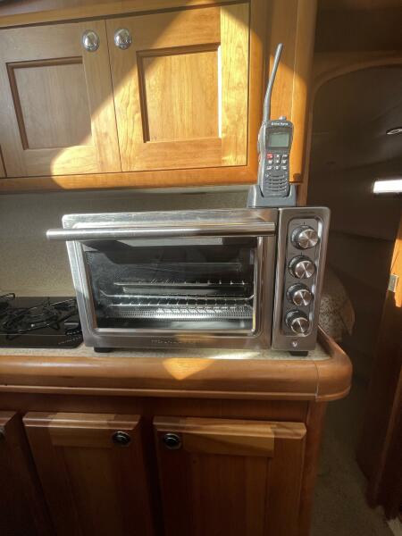 34 Mainship Toaster Oven