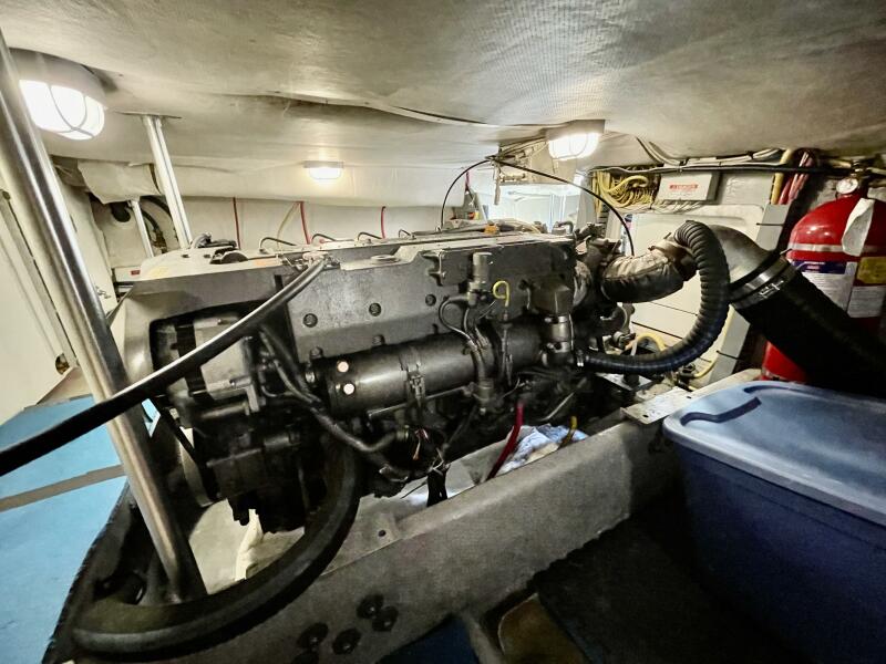 34 Mainship Yanmar Main