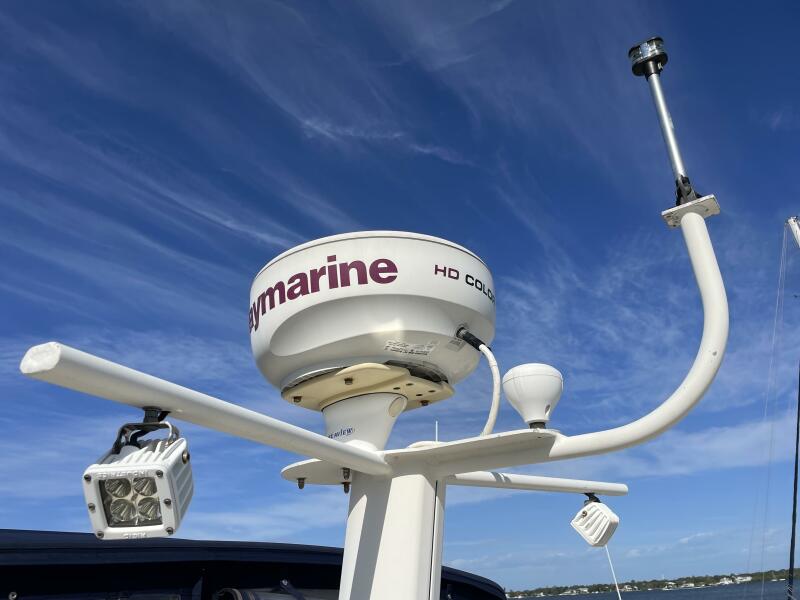 34 Mainship Radar/Spreader Lights