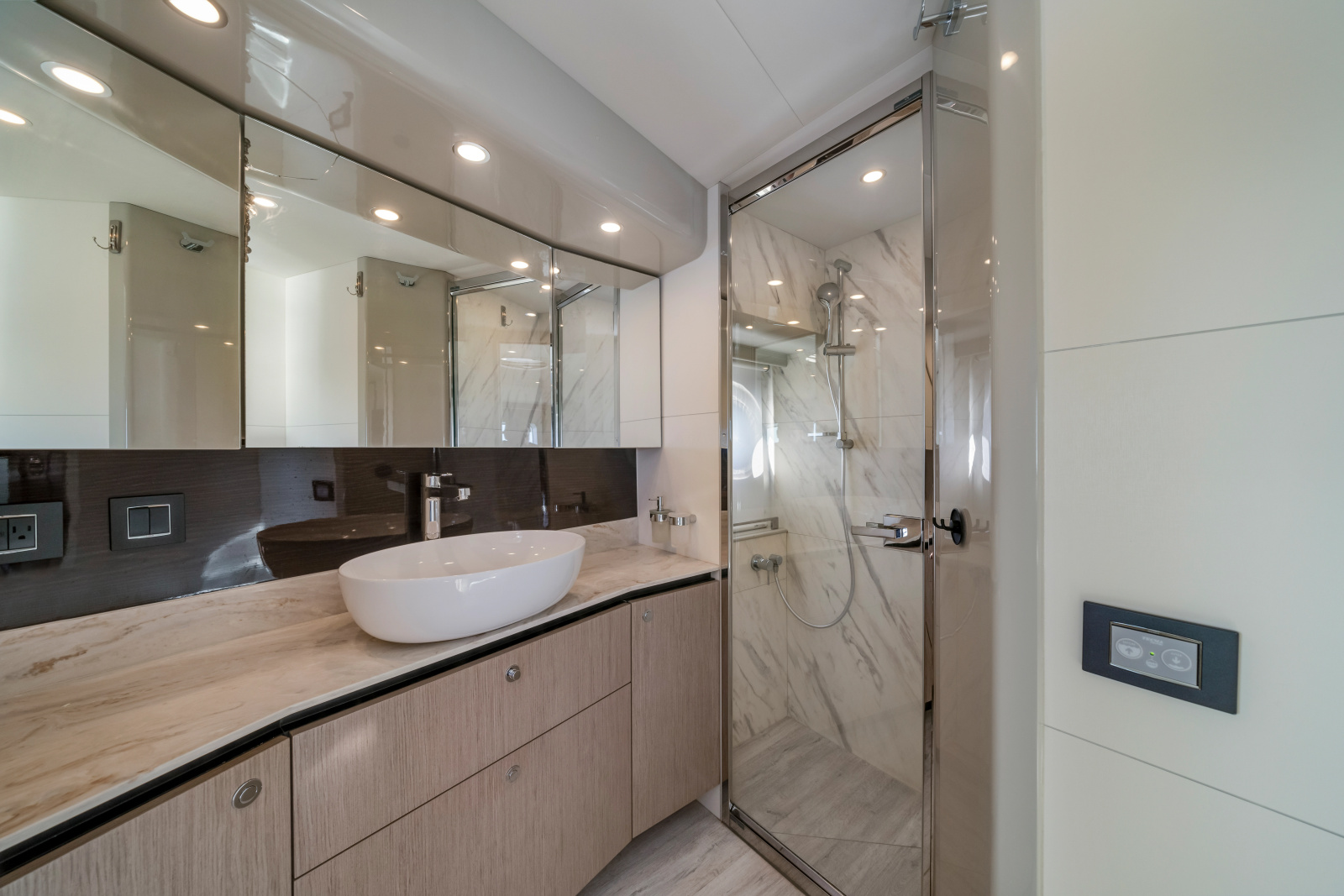 2021 Absolute Navetta 48