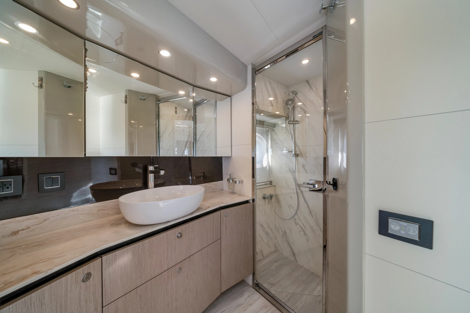 2021 Absolute Navetta 48