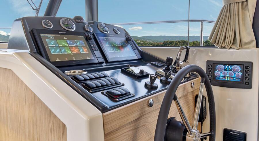 2027 Beneteau Swift Trawler