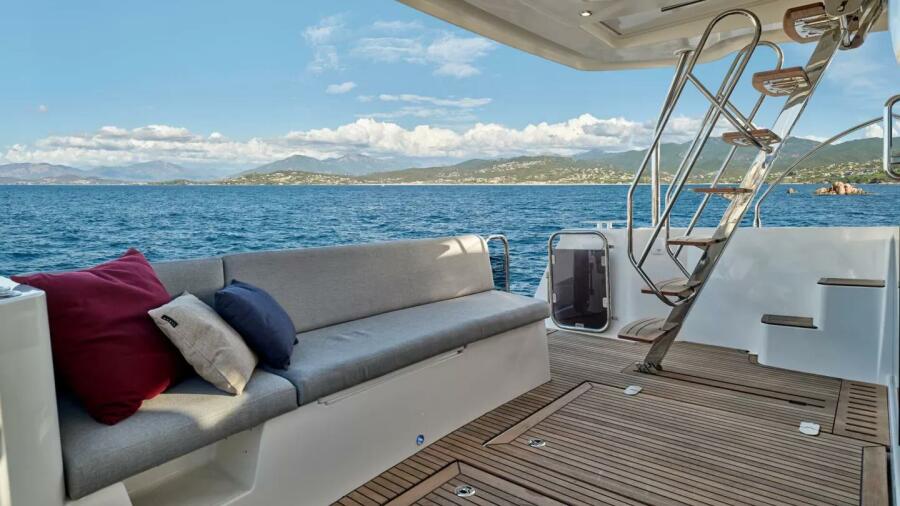 2027 Beneteau Swift Trawler