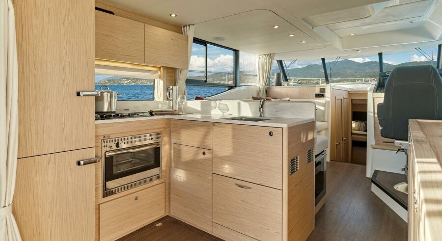 2027 Beneteau Swift Trawler