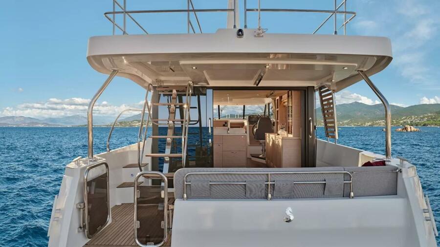 2027 Beneteau Swift Trawler