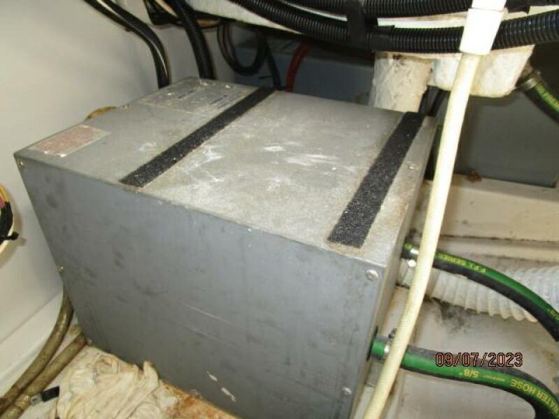 28' Catalina water heater