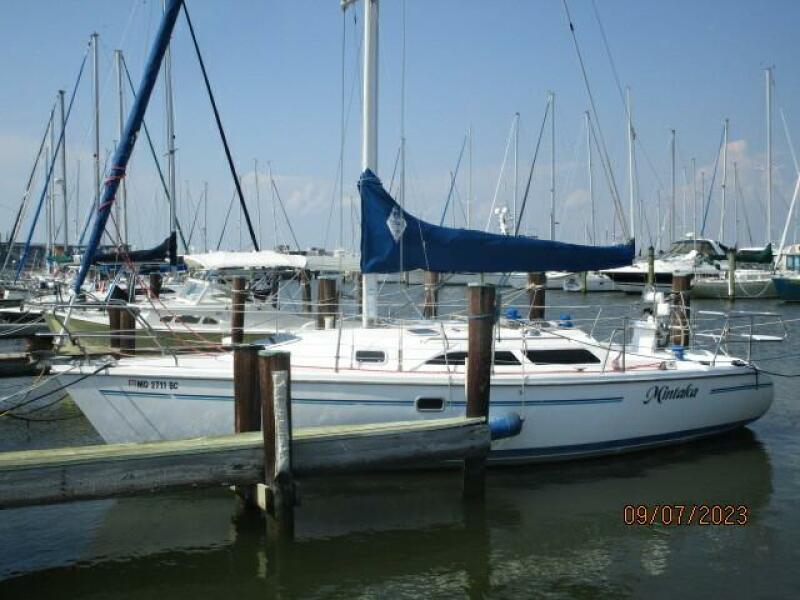 28' Catalina port forward profile