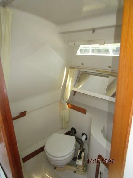 28' Catalina head