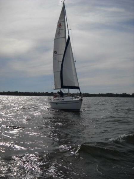 28' Catalina underway3