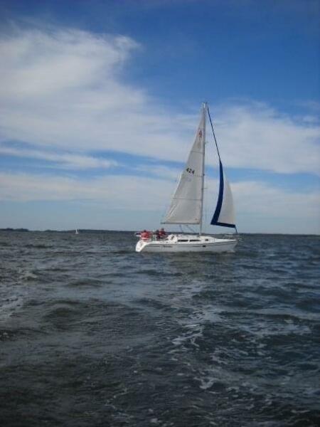 28' Catalina underway2